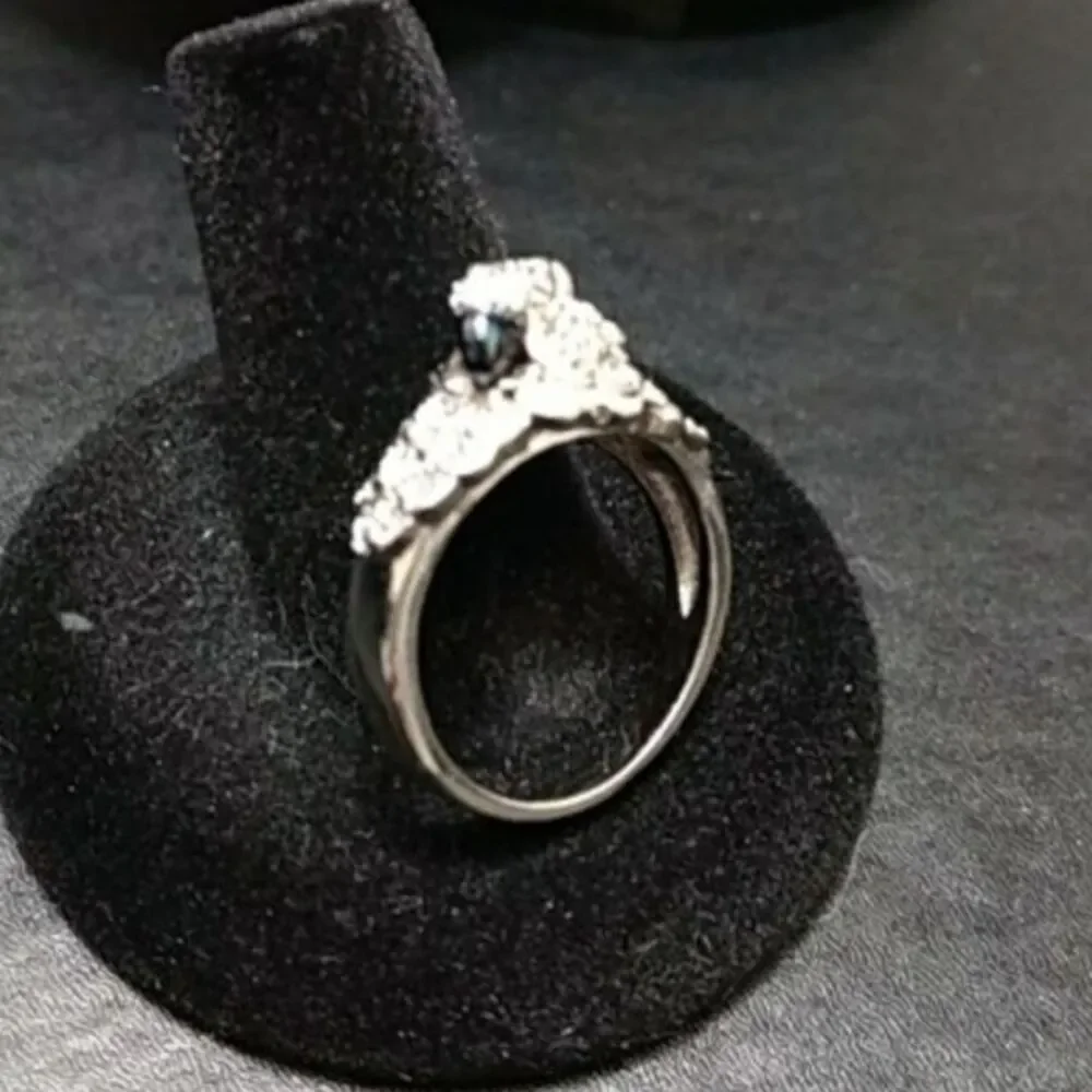 Sterling silver eagle head ring size 8